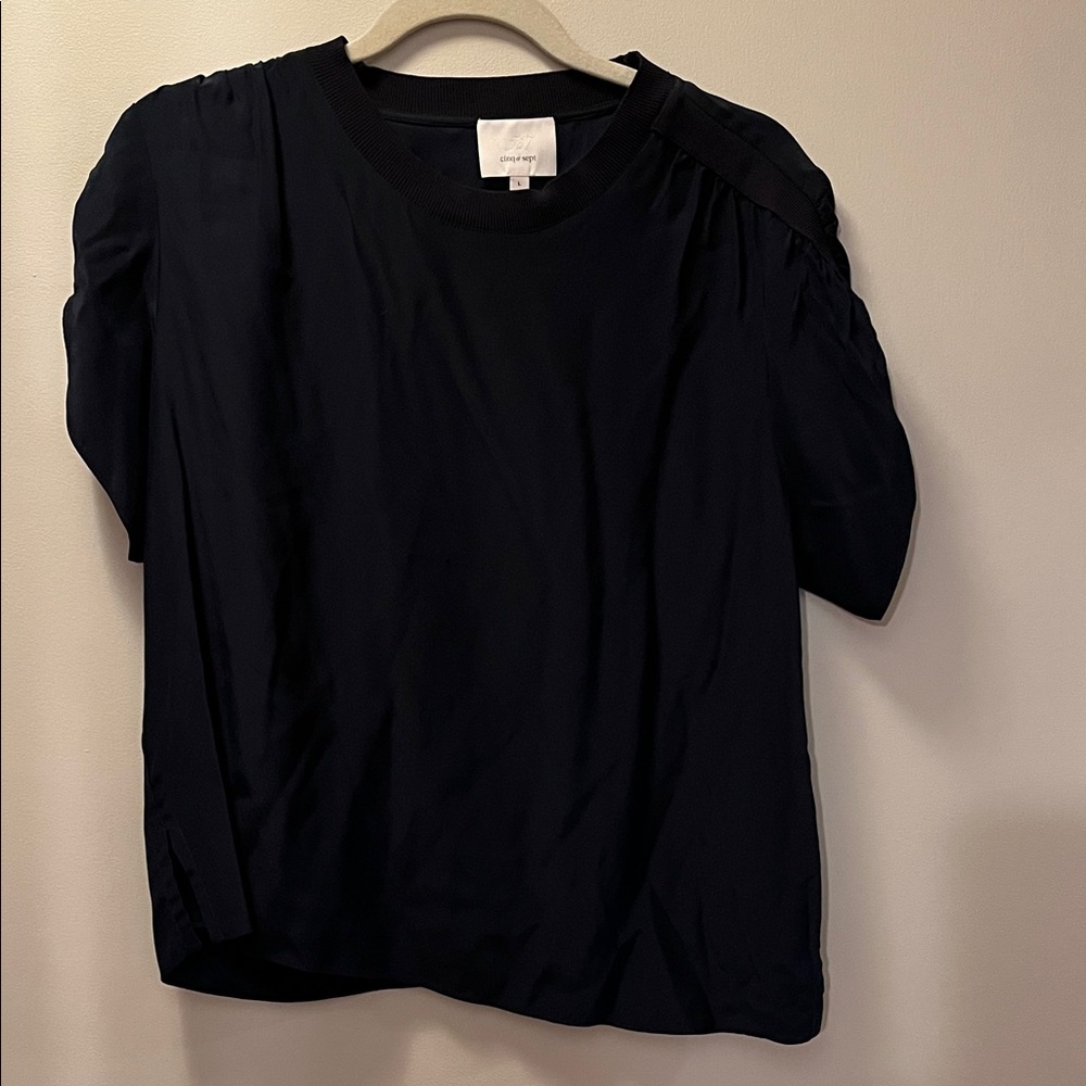 Elegant Navy Cinq a Sept 100% silk Women's Top New W/O tags. Size L.